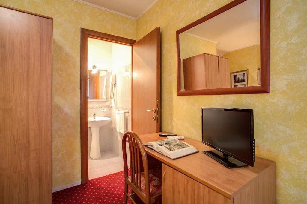Monti Guest House - Affittacamere Rome Extérieur photo