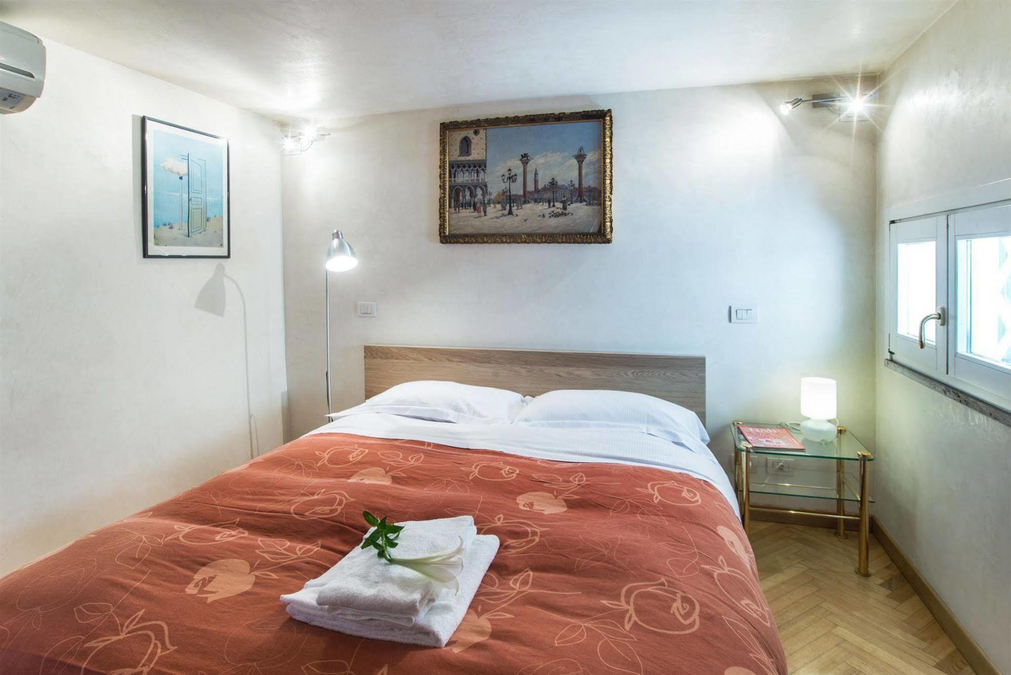 Monti Guest House - Affittacamere Rome Extérieur photo